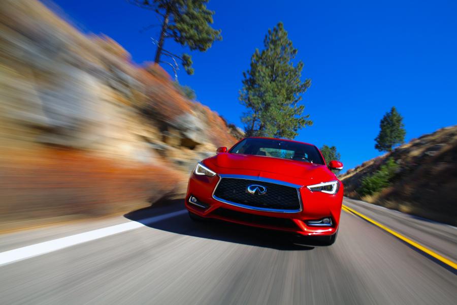  Infiniti Q60 Red Sport 400 AWD 2016 года  (фото 6 из 42)